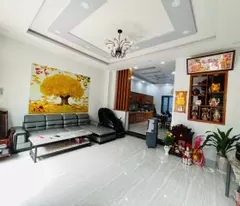 NHÀ HXH 2 lầu 3 phòng ngủ QUẬN 2