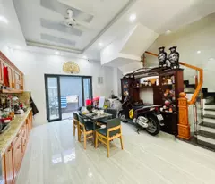 NHÀ HXH 2 lầu 3 phòng ngủ QUẬN 2