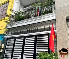 QUẬN 7, TÂN MỸ - GẦN CẦU TÂN THUẬN - 1 BƯỚC QUA Q1 4, 2 PHÚT QUA PHÚ MỸ HƯNG - NHÀ ĐẸP Ở LIỀN -