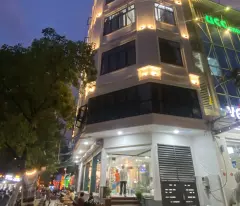 Ngang rộng 9m mặt tiền ngay Nguyễn Chí Thanh trung tâm Quận 10 (9x20m - XD hầm 7 tầng). Chỉ 50 tỷ!