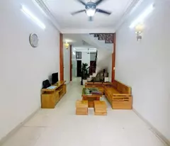 Định CôngTthượng cực gần phố 45m2, giá chào 5.5 tỷ có thương lượng.