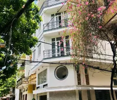 CẦN BÁN NHÀ PHÂN LÔ _LÔ GOC _ 3 OTO TRÁNH NHAU _DT 60M _ MT 10M _ GIA 13,5 TỶ
