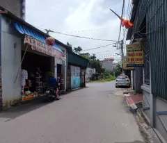 SIÊU HIẾM ĐẤT KINH DOANG TỐT ,THÔNG SỐ ĐẸP ,NGAY MẶT ĐƯỜNG TO Ô TÔ CHẠY QUA CỬA NHÀ LUÔN