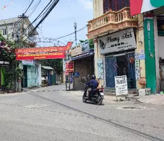 SIÊU HIẾM ĐẤT KINH DOANG TỐT ,THÔNG SỐ ĐẸP ,NGAY MẶT ĐƯỜNG TO Ô TÔ CHẠY QUA CỬA NHÀ LUÔN