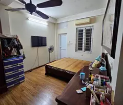 BÁN NHÀ TRUNG KÍNH QUẬN CẦU GIẤY 55M2 GẦN TRƯỜNG HỌC, SÂN BÓNG, Ô TÔ QUA NHÀ