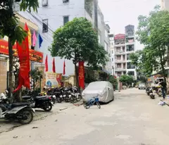 BÁN NHÁ PHU DIÊN _ DT 45M MT 3M NHÀ XÂY MƠI 6 TẦNG THANG  MÁY_ MÕI TẦNG MỘT PHONG KHÉP KÍN .