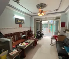 TỈNH LỘ 10 LÔ GỐC 2 MẶT THOÁNG - NHÀ 3 TẦNG ĐÚC BTCT 64M2 - SỔ HOÀN CÔNG ĐỦ - CHỈ HƠN 4 TỶ