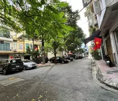 HỒNG HÀ, HOÀN KIẾM, 35M2 5 TẦNG PHÂN LÔ - Ô TÔ DỪNG TRÁNH- TRUNG TÂM BA ĐÌNH - NGÕ THÔNG  GIÁ 10 TỶ