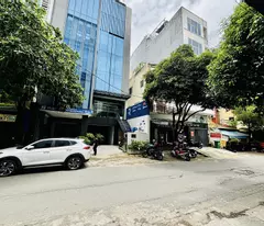 Bán CHDV mặt tiền ngay Nguyễn Chánh Sắt, P13, Tân Bình, 190m2, 5 tầng, thang máy.