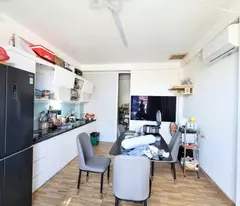 Hoàng Hoa Thám - 32m2 - 6 Tầng - Thang máy - 4m măt tiền - Ngõ thông - Kinh doanh