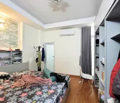 Hoàng Hoa Thám - 32m2 - 6 Tầng - Thang máy - 4m măt tiền - Ngõ thông - Kinh doanh