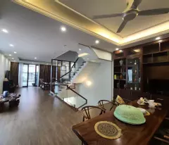 TỨ LIÊN, TÂY HỒ, NHÀ 100M2 5 TẦNG – MẶT TIỀN RỘNG KINH DOANH ĐỈNH, Ô TÔ DỪNG ĐỖ VÀO NHÀ GIÁ 19,8 TỶ