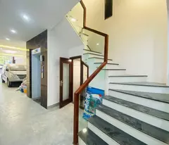 nhà mặt phố Thanh Nhàn, 1 mặt ngõ, 115m x 8 tầng, thang máy, vỉa hè 7m, kinh doanh ngày đêm