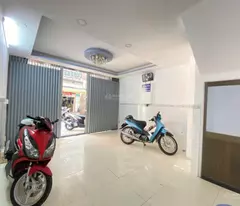Giảm sốc 16.5 tỷ, bank 17 tỷ hơn. Mặt tiền KD chợ phạm văn hai, 18 phòng 19WC, đang CT 80 tr/th