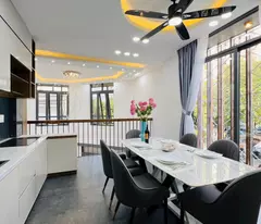 Bán nhà 2 mặt tiền 5 lầu 5x15m giá 14,5 tỷ Nguyễn Văn Lượng