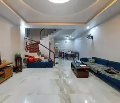 Hoàng Hoa Thám, Ba Đình - Nhà đẹp/ngõ thông/gần phố/6 ngủ/Diện tích lớn - 14.9 tỷ
