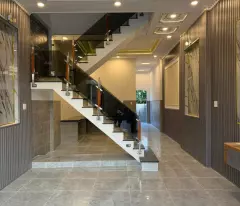 Nhà Lầu trệt SHR 81m2 mặt tiền nhựa 7m sân xe 7 chỗ gần chợ Tân Phước Khánh, Giá chỉ 2,55 tỷ TL