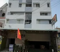 TOÀ NHÀ CÓ 35 PHÒNG XÂY MỚI, MẶT TIỀN TRUNG TÂM DĨ AN ( KẾ BÊN VINCOM PLAZA) BÌNH DƯƠNG ( thu nhập