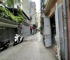 Nhà đẹp Khương Đình về ở luôn 35m x 4 tầng, mt 3.5m sát phố , ngõ thoáng rộng ô tô đỗ ngay nhà