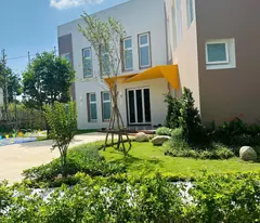 Nhà phố hoàn thiện trong ngoài, đường 13m giá 990tr