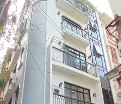 Bán nhà Cầu Giấy - Nhà đẹp xịn/Lô góc/oto đỗ cửa/Thang máy - 20.8 tỷ