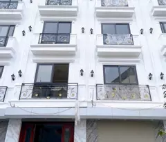 Bán Nhà TT Chúc Sơn - Lô Góc - Ngõ Ô Tô - Xây 4 tầng - Giá 2.55 tỷ