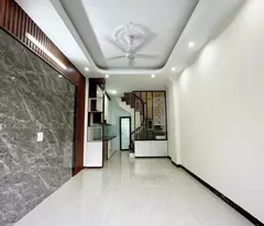 Bán Nhà TT Chúc Sơn - Lô Góc - Ngõ Ô Tô - Xây 4 tầng - Giá 2.55 tỷ