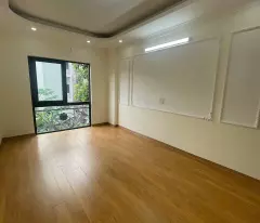 Bán Nhà TT Chúc Sơn - Lô Góc - Ngõ Ô Tô - Xây 4 tầng - Giá 2.55 tỷ
