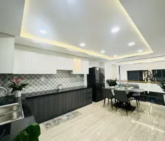 Ngay Trường THCS Nguyễn Trãi - HXH 7 chỗ - (4.5 x 10)m - BTCT 5 Tầng