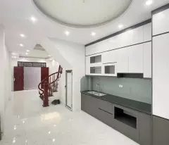 Nhà giáp Nam Từ Liêm thiết kế 5 tầng x 36m, có 5 phòng ngủ, cách 50m ra đường ô tô, giá nhỉnh 4 tỷ