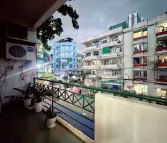Bán căn hộ lầu 1, Chung cư 212 Nguyễn Trãi, Nguyễn Cư Trinh, Q1, 58m2, có sổ hồng