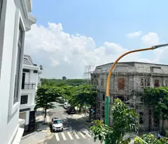 Nhà Phố 1trệt 1lững 1lầu Hòa Lợi, Gần trung tâm Tp. Mới Bình Dương giá 2,3ty