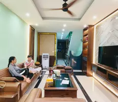 BÁN NHÀ QUẬN CẦU GIÁY PHÂN LÔ, Ô TÔ VÀO NHÀ , VỈA HÈ, THANG MÁY SỔ ĐỎ HOA KHÔI 60M GIÁ 21,9 TỶ