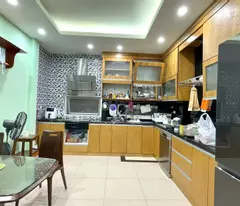 BÁN NHÀ QUẬN CẦU GIÁY PHÂN LÔ, Ô TÔ VÀO NHÀ , VỈA HÈ, THANG MÁY SỔ ĐỎ HOA KHÔI 60M GIÁ 21,9 TỶ