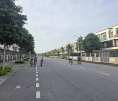 -GIÁ HƠN 4 TY 300tr XÍU cả nhà và cả đất.quý khách vào là ở liền, diện tích từ 76m2 đến 300m2 (3