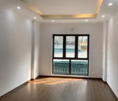 Bán nhà ngọc thụy, 33m, 3 ngủ, full nội thất, mới tinh, ô tô đỗ tận cổng chạy vòng quanh
