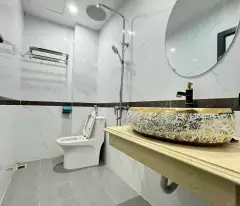 Bán nhà ngọc thụy, 33m, 3 ngủ, full nội thất, mới tinh, ô tô đỗ tận cổng chạy vòng quanh