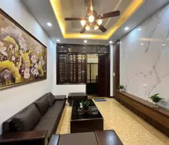 CHÍNH CHỦ GỬI BÁN NHÀ 30 M GIÁ NHỈNH 8 TỶ TẠI LẠC LONG QUÂN