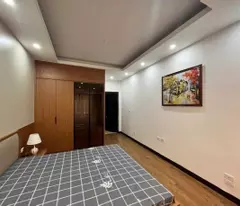 CHÍNH CHỦ GỬI BÁN NHÀ 30 M GIÁ NHỈNH 8 TỶ TẠI LẠC LONG QUÂN
