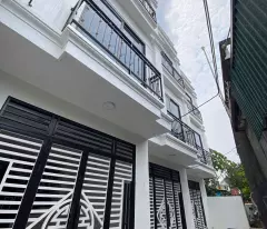 Bán Nhà Trung Tâm Chúc Sơn - Ô Tô Gần - Ở Ngay - Nhà 3 Tầng
