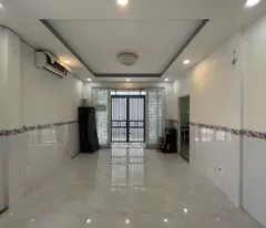 Ngay Nhà thờ Giáo xứ An Nhơn - HXH 7 chỗ - (3.7 x 7)m - 2 Tầng