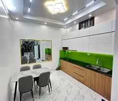 BÁN NHÀ TRUNG TÂM CẦU GIẤY  NGÕ THÔNG NHÀ ĐẸP CHỈ VIỆC VỀ Ở 43M GIÁ 8,6 TỶ