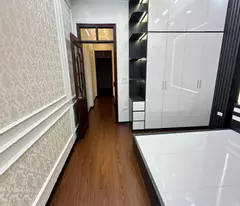 BÁN NHÀ TRUNG TÂM CẦU GIẤY  NGÕ THÔNG NHÀ ĐẸP CHỈ VIỆC VỀ Ở 43M GIÁ 8,6 TỶ