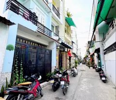 NGAY LÊ VĂN QUỚI - ĐƯỜNG SỐ 8 - NHÀ 2 TẦNG 2PN - HẺM XE HƠI - 40M2 - GIÁ 3.8 TỶ