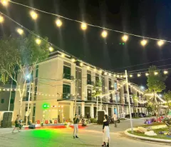 BÁN NHÀ 1 TRỆT 2 LẦU NẰM NGÂY TRUNG TÂM CHÂU ĐỐC
