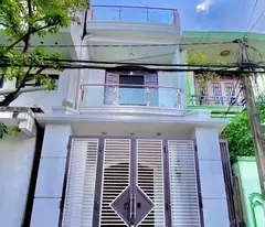 Cho thuê nhà Nguyên Căn, NỘI THÀNH gần chợ tây lộc