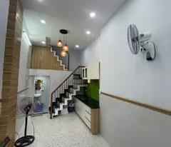 BÁN NHÀ HẺM OTO VF3 GẦN BẦU CÁT TÂN BÌNH ,3 TẦNG MỚI 20 M2  2.x tỷ