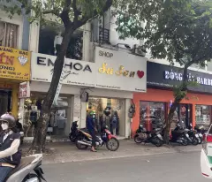 * Bán Nhà Mặt Tiền Kinh  Doanh  Sầm Uất Nguyễn Đình Chiểu 5tầng 6X12 (nở hậu)Hiếm Nhà Bán