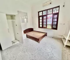 Nhà Trung Kính mặt tiền rộng,ngõ đẹpgiá đầu tư.