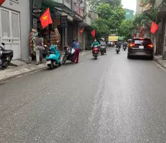 Sổ đỏ Ba Đình cách vài bước ra ô tô hiếm căn nhà tầm tiền nhỏ vị trí đẹp giá có 3,x tỷ